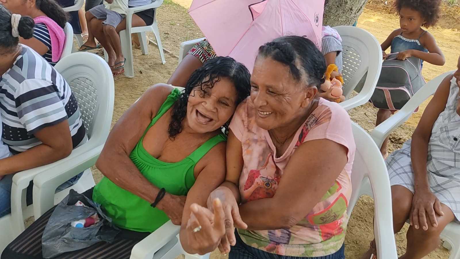 Camacã: Prefeitura homenageia as Mães da Portelinha I através do Projeto Brechó Solidário




